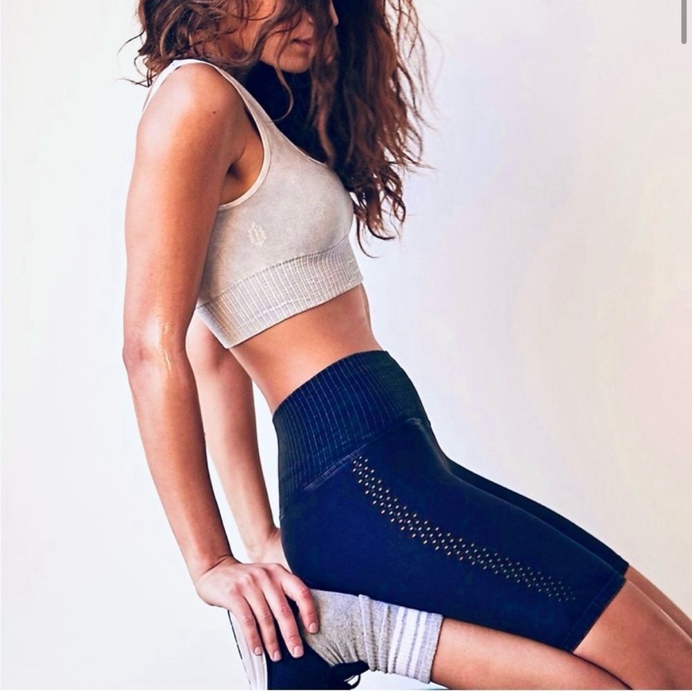 Free People Good Karma Biker Short Stretch Compression Navy NWOT Mid length XS/S